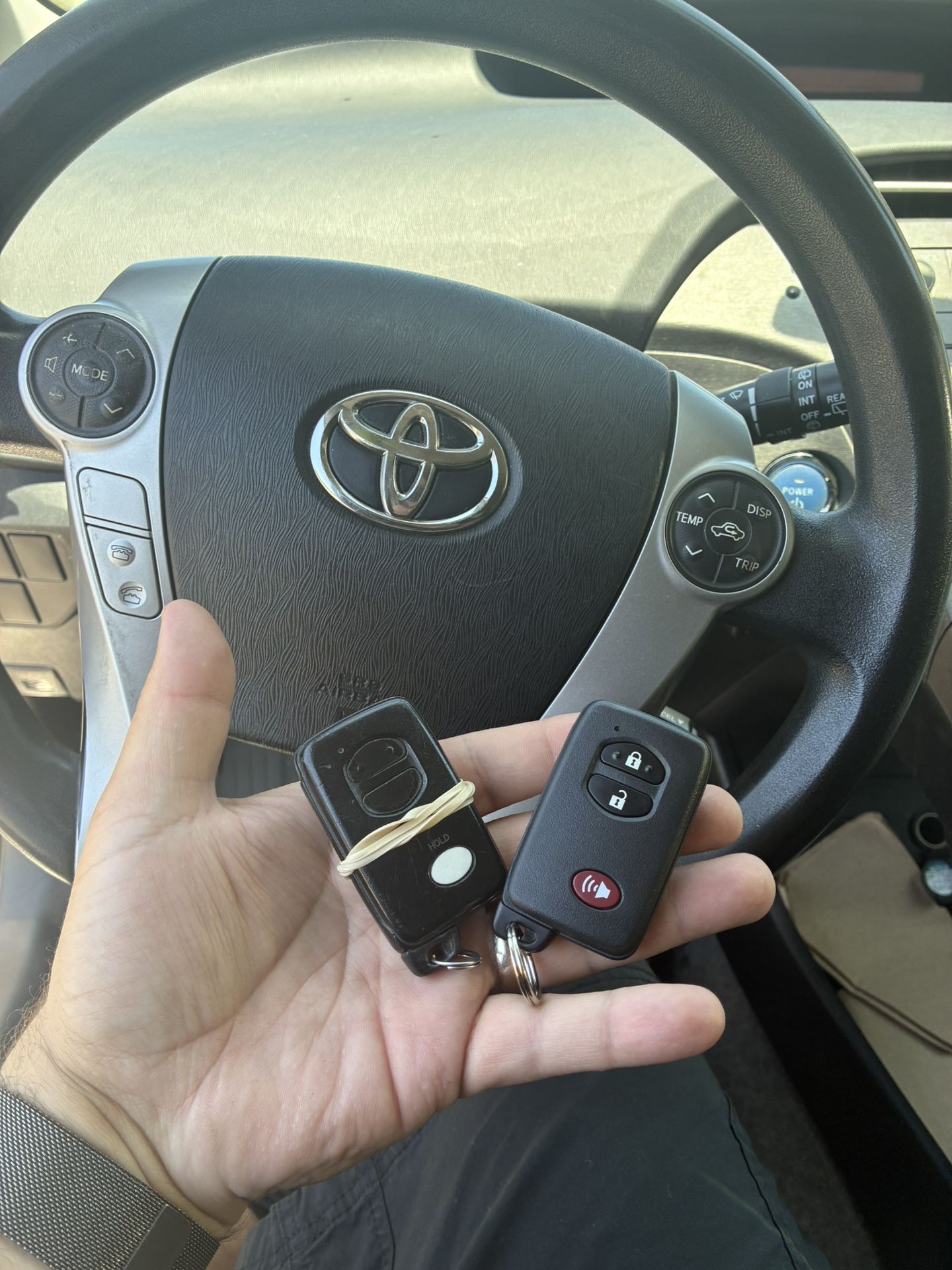 Car Keys / Llaves Para Carro