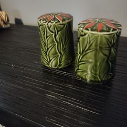 Vintage Salt And Pepper Shaker 