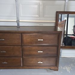 Dark Wood Dresser! Like New!