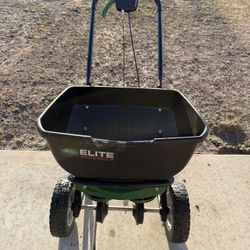 Scott’s Elite Spreader