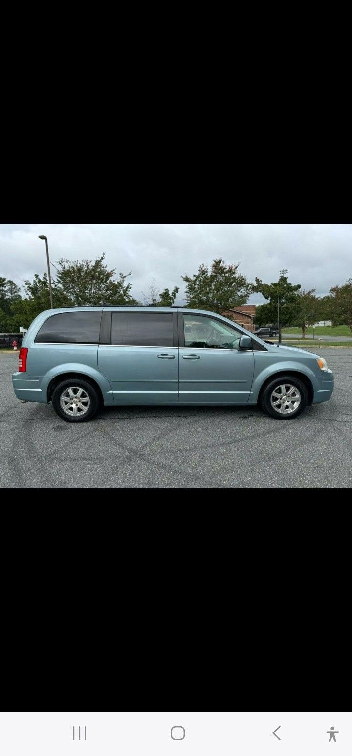 2008 Chrysler Town & Country