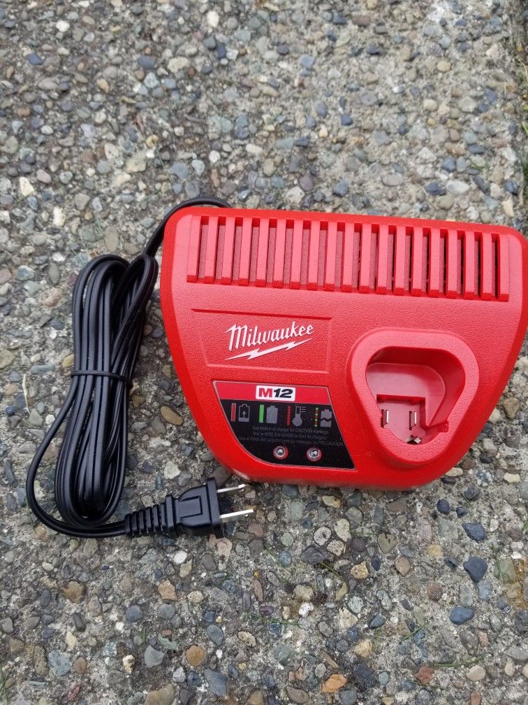 Milwaukee M12 Charger New