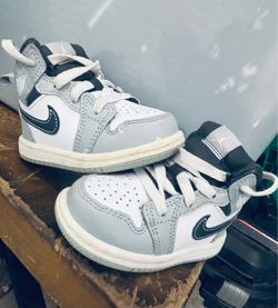 Air Jordan 1 Mid Toddler Sneakers