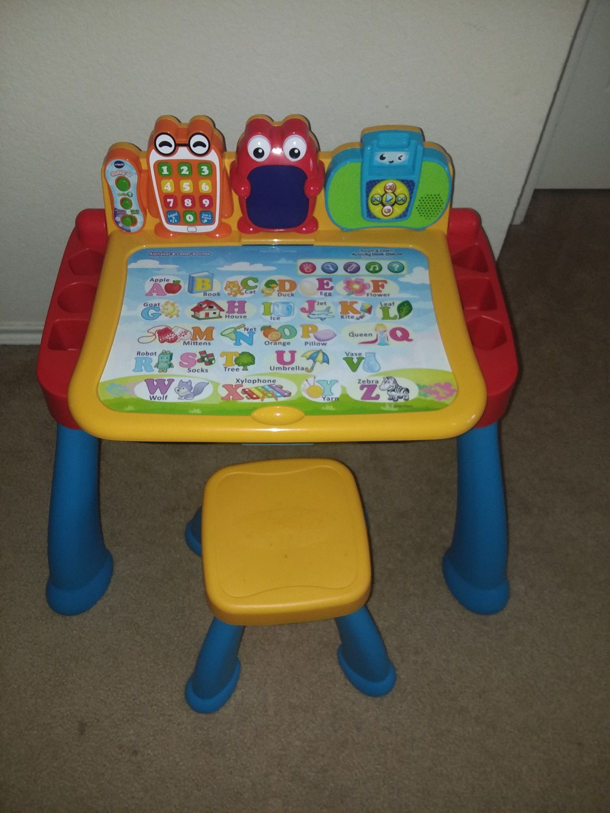 Vtech Touch and Learn Activity Desk Deluxe w/ 5 expansion packs