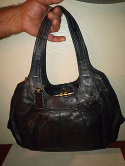 Vintage Coach Black kiss lock bag