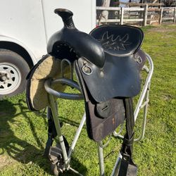 SYNTHETIC ENDURANCE SADDLE