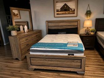 Rustic Wood Bedroom Set with Dresser and Mirror