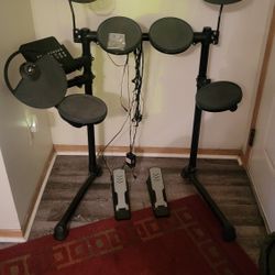 Yamaha DTX Electric Drum Set 125. O B O