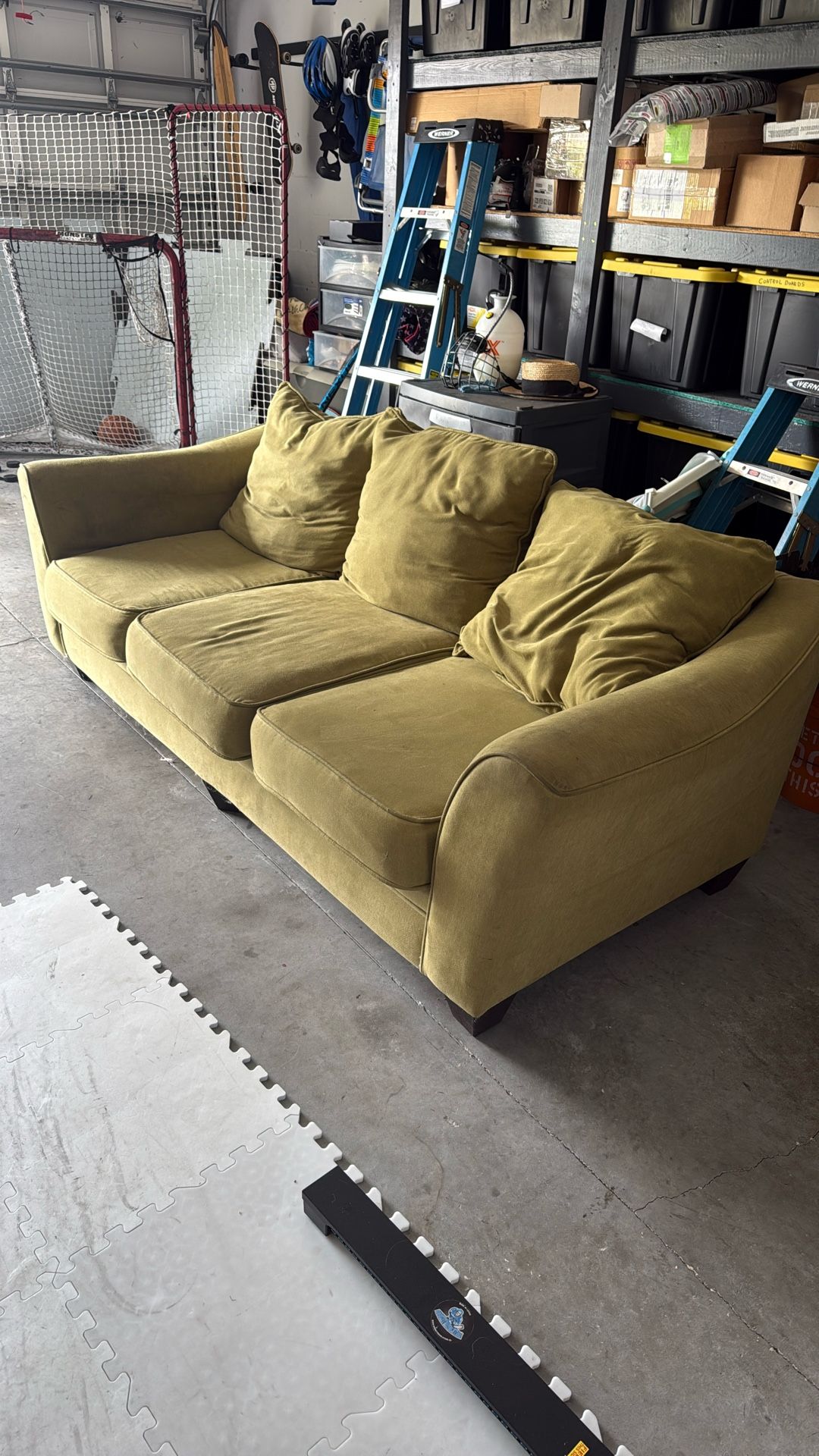 Free Couch 2 Pic
