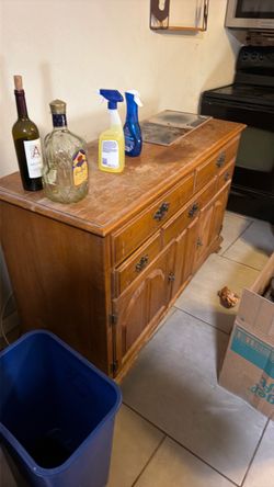 Furniture cabinet