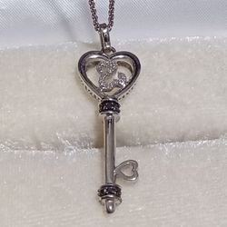 New Jane Seymour Key To My Heart Necklace 