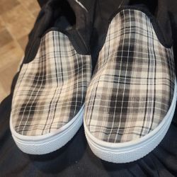 Men's Canvas Slip On Size 12 Excellent Condition Only Worn Once Or Twice