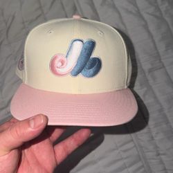 Fitted MLB Hats 7 1/8 Size 35$ Each 