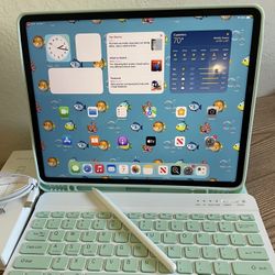 iPad Pro 12.9” (M2 chip / 2022 model) 6th Generation 128GB with  keyboard case and stylus pen 