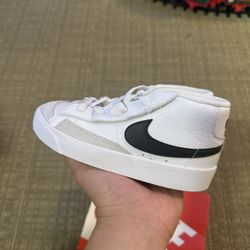 Brand New Nike Blazer Mid ‘77 Size 10c