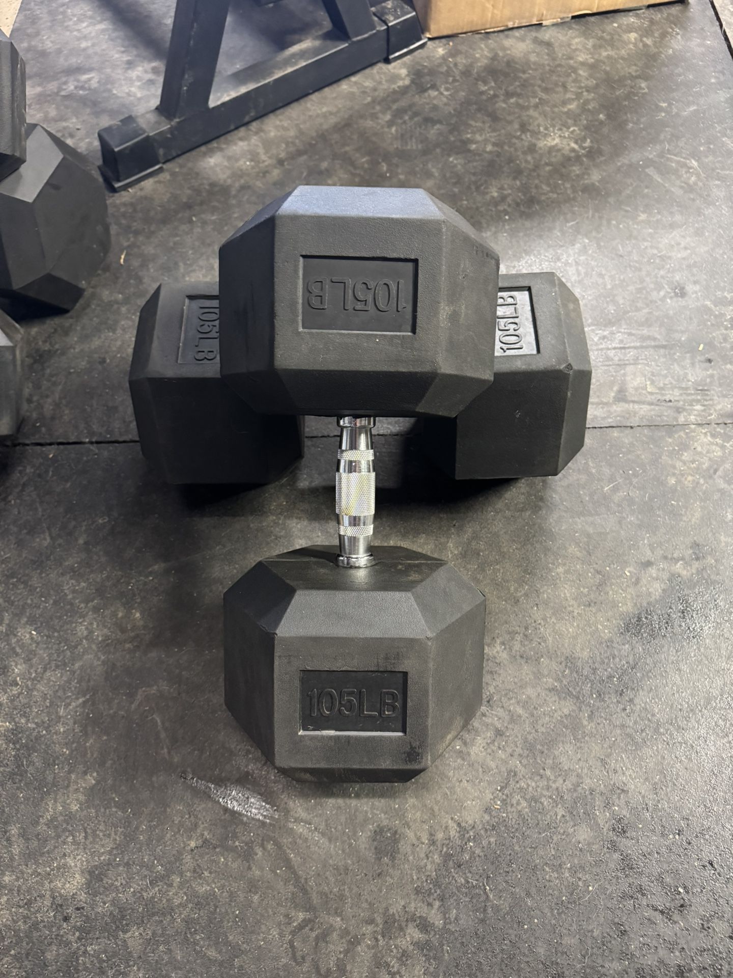 105 LB DUMBBELL – COMMERCIAL-GRADE, HEAVY-DUTY BUILD