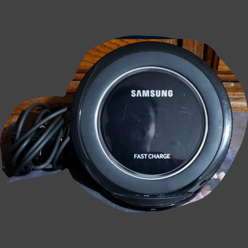 Samsung EP-NG930TBUGUS Qi Certified Fast Charge Wireless Charging Stand W/AFC Wall Charger (Black,