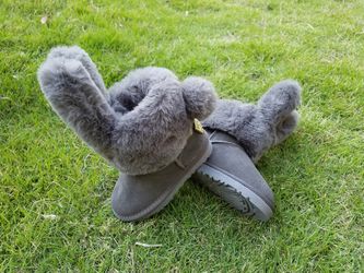 Brand new kids boots UGG with box size 26-37 EUR