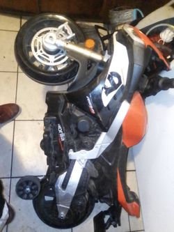 Kids aprilla 24v blutooth small motorcycle