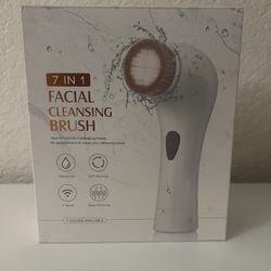 Brand new 7-in-1 facial cleansing brush set – never used, still in original packaging.