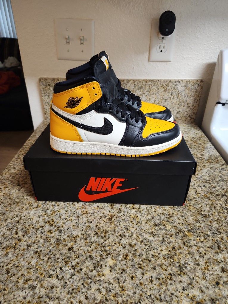 Air Jordan 1 Retro High OG Taxi