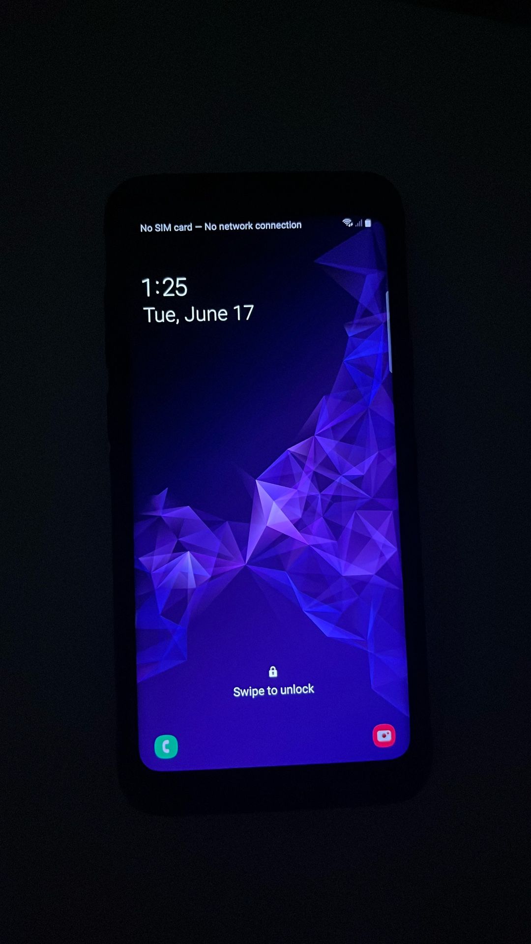 Samsung S9 With An Utter Case