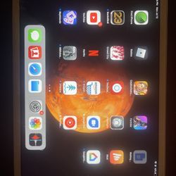 Ipad Mini 2  32GB Works Great - LCD Screen Is Great - Cracked Top Glass (easy To Repair)