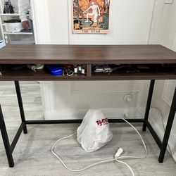 Desk/vanity