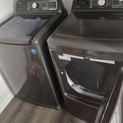 Like New Electric Washer n Dryer