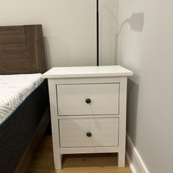 Nightstand 