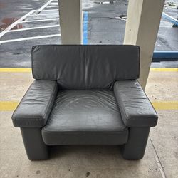  Smoke Free Couch 