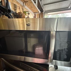 GE Double Stove And Microwave And Kitchen Aid Dishwasher