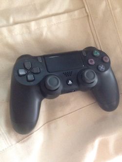 PS4 controller
