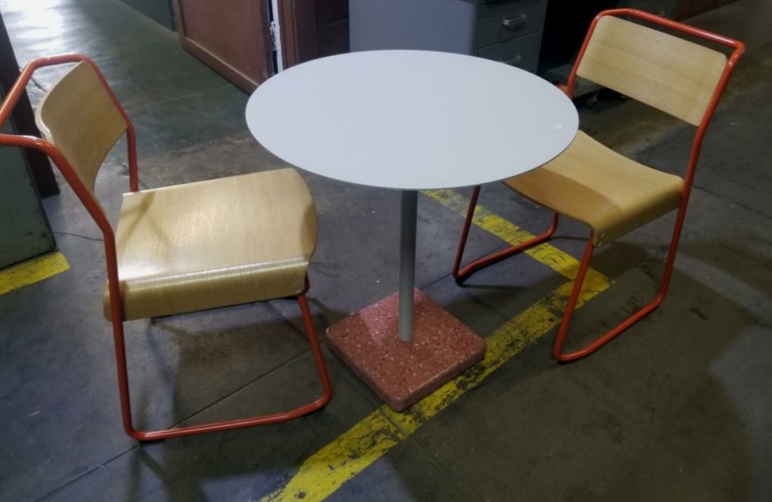 VG & P Breakfast / Break-Room Table & Chairs