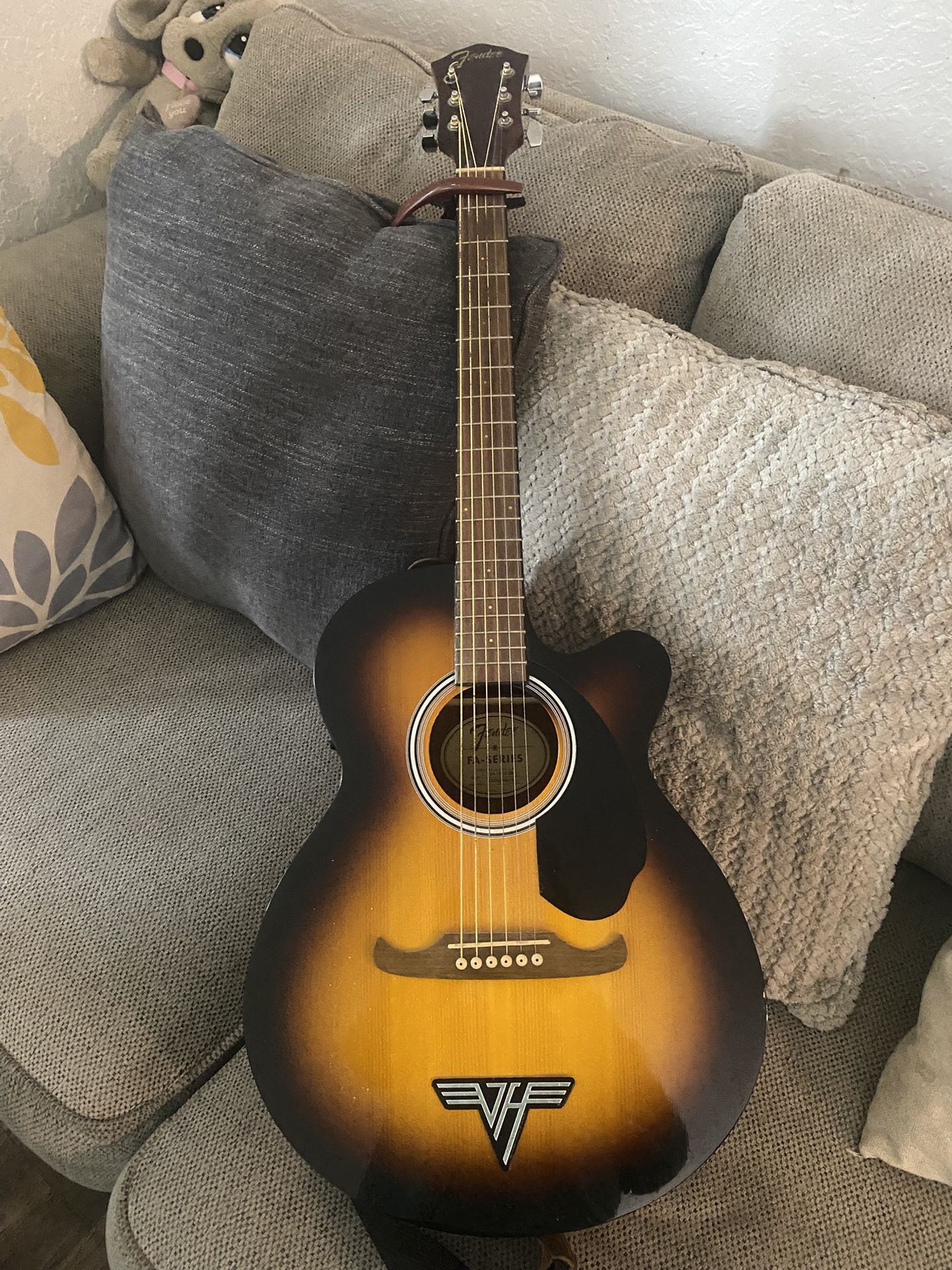 Fender FA-135CE Concert Acoustic-Electric Guitar Sunburst