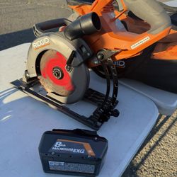 RIDGID 18V Brushless Cordless 7-1/4 in. Rear Handle Circular Saw Kit with 8.0 Ah MAX Output Battery, 18V Charger and Bag