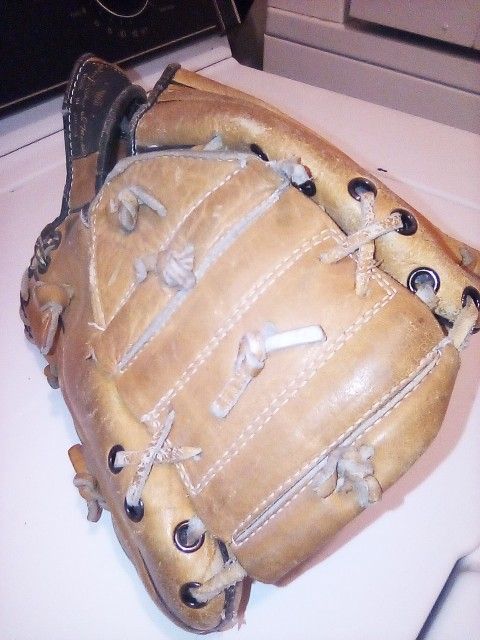 Baseball Mitt 