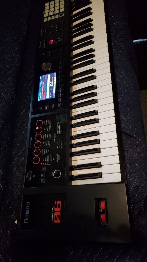 Roland FA 06 61 Key Workstation