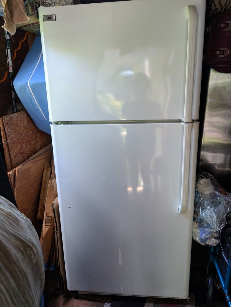 Haier White Refrigerator 30" X 66" X 28" Deep