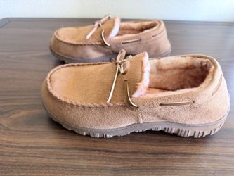 Faux Fur Lined Suede-Style Moccasin Slippers US 9