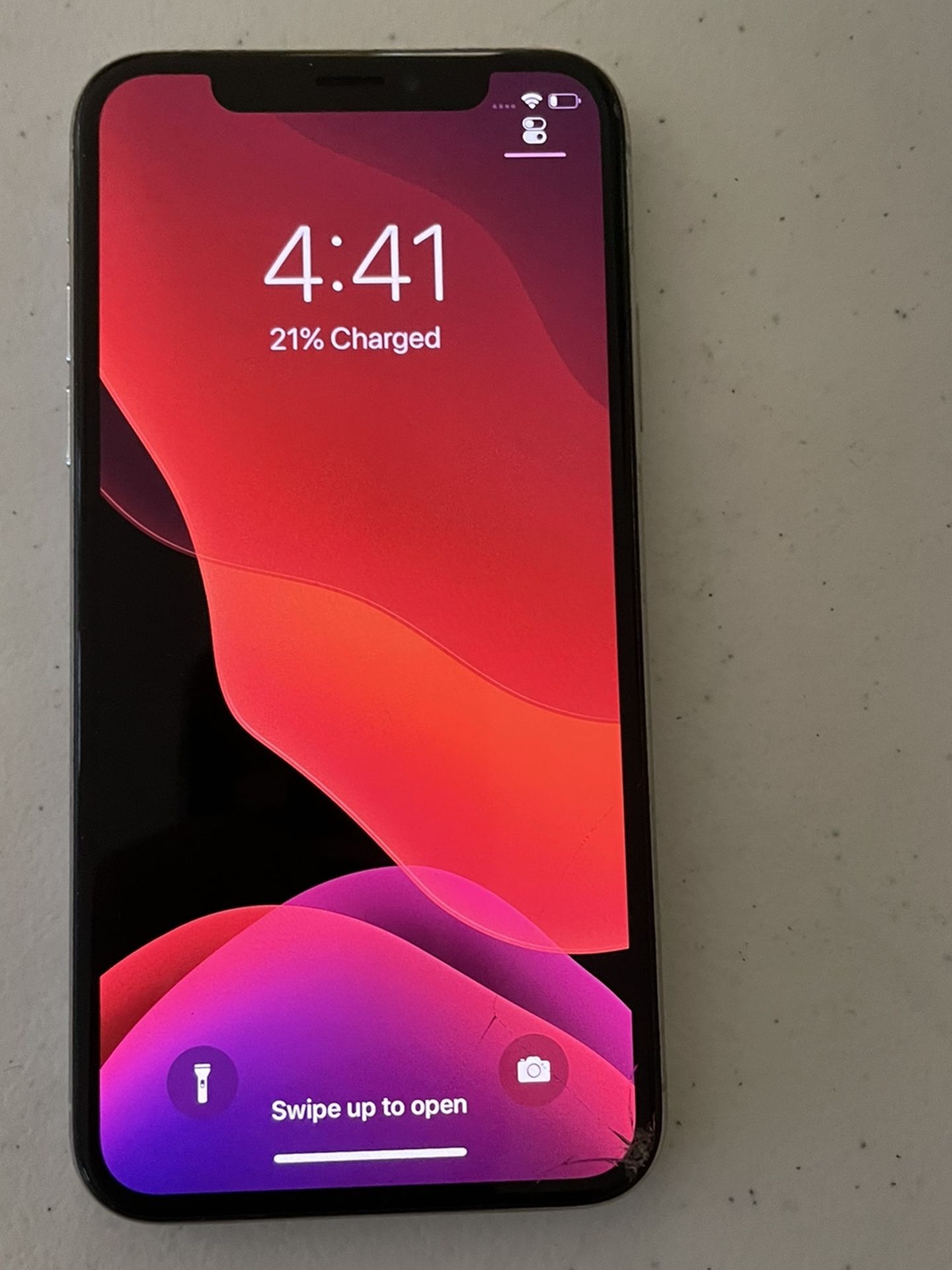 iPhone X 256 White Unlocked / Cracked Front But Works Fine