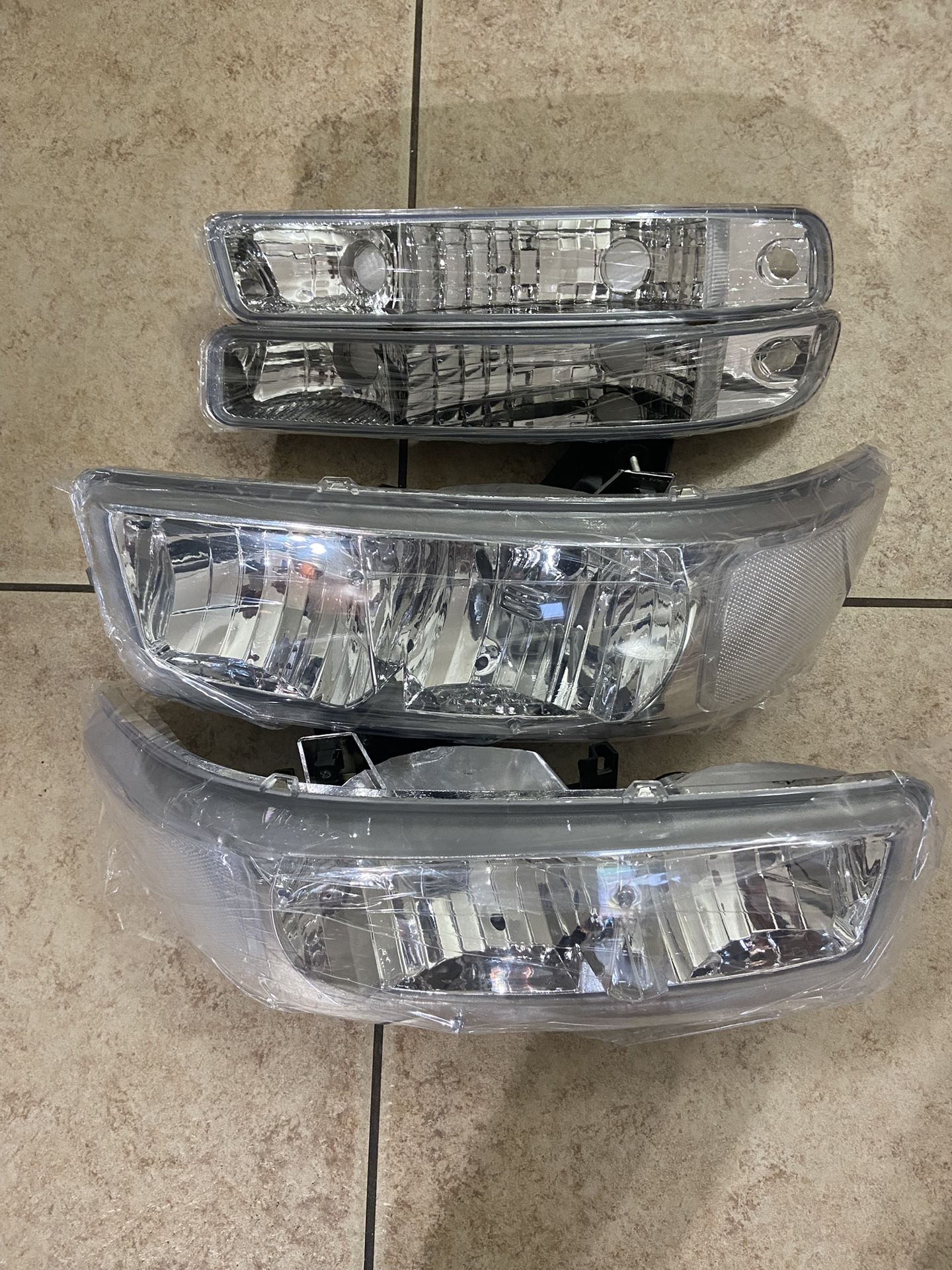 Headlights Assembly 2003-2006 Chevy Silverado and 2007 Chevy Silverado Classuc