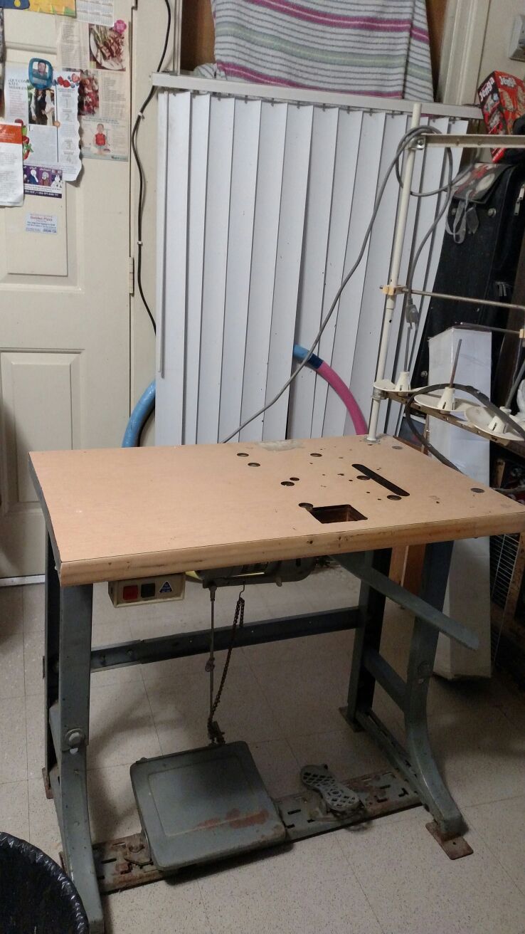 Yamata overlock industrial sewing machine table with motor