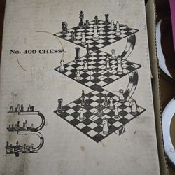 VINTAGE 1970s 3D Chess Set