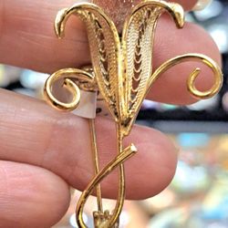 Vintage Filigree Sandstone Brooch