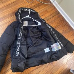Monclear Montcla Short Down Jacket 