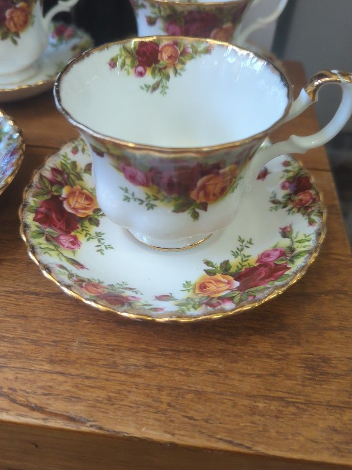 Royal Albert Old Country Roses English Teacup And Saucer Set
