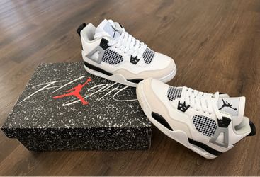 Size 5.5 - Air Jordan 4 Retro SP