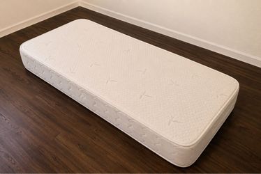 Twin XL Mattress (12 inches) memory foam