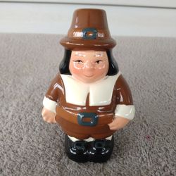 Vintage pilgrim salt or pepper shaker